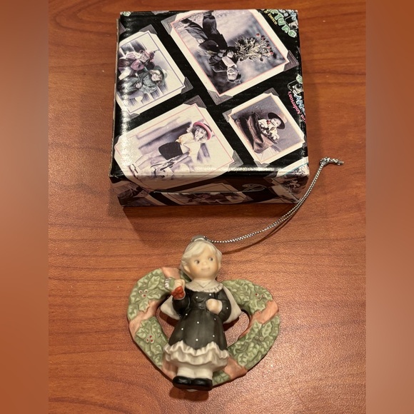 Pretty as a Picture Forever Watching Over You Holiday Christmas Ornament - Picture 2 of 6